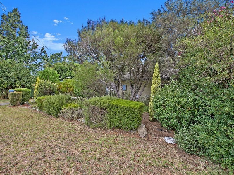 11 Natasha Way, Camillo WA 6111