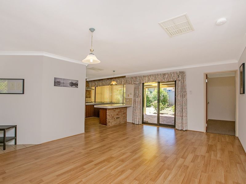 18 Westminster Court, Armadale WA 6112
