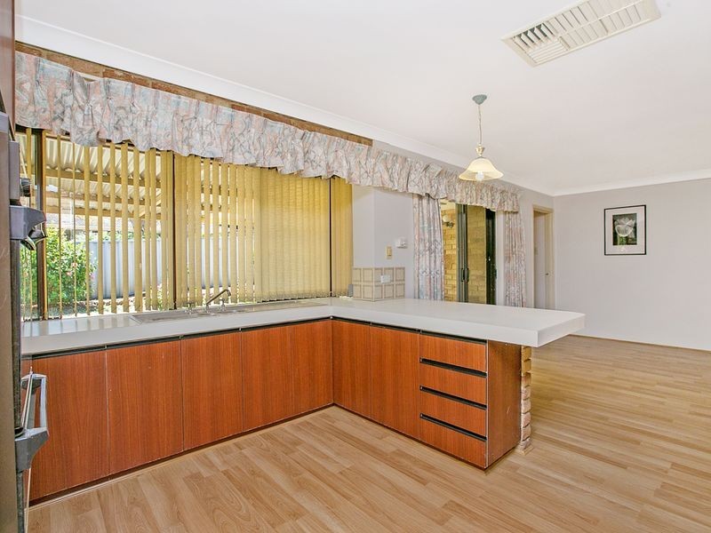 18 Westminster Court, Armadale WA 6112