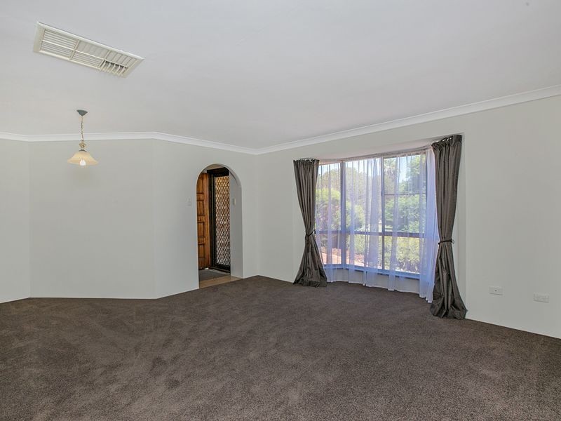 18 Westminster Court, Armadale WA 6112