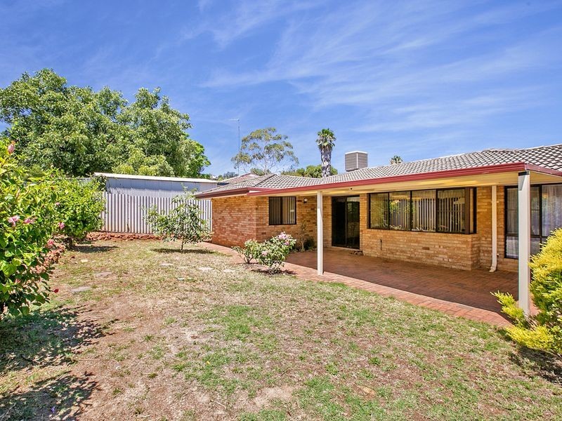 18 Westminster Court, Armadale WA 6112
