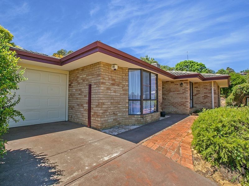 18 Westminster Court, Armadale WA 6112