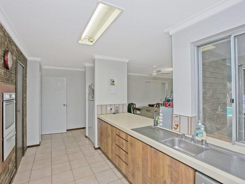 13 Delamere Way, Camillo WA 6111