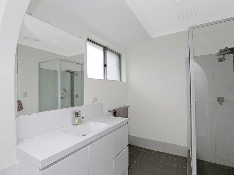 13 Delamere Way, Camillo WA 6111