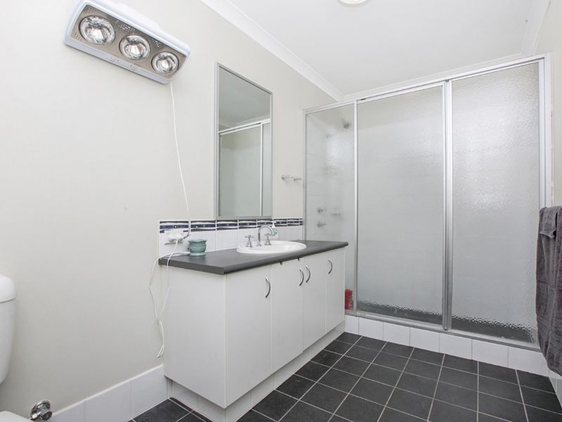 52 McCubbin Loop, Seville Grove WA 6112
