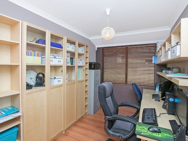 52 McCubbin Loop, Seville Grove WA 6112