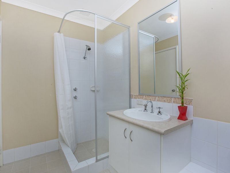 52 McCubbin Loop, Seville Grove WA 6112