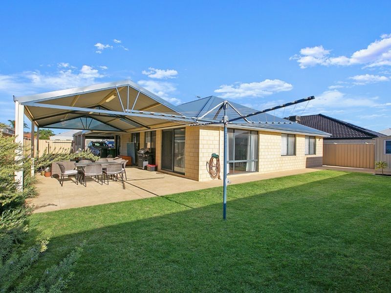 52 McCubbin Loop, Seville Grove WA 6112