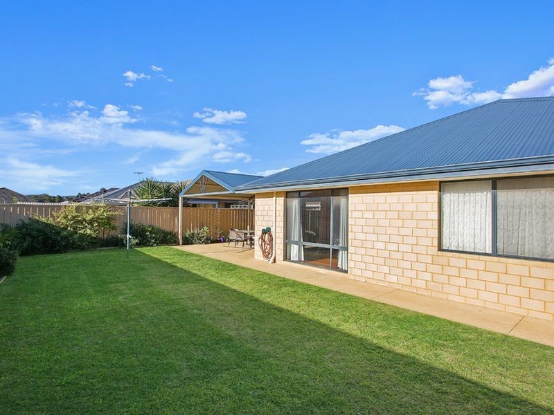 52 McCubbin Loop, Seville Grove WA 6112
