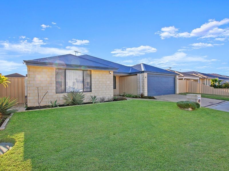 52 McCubbin Loop, Seville Grove WA 6112