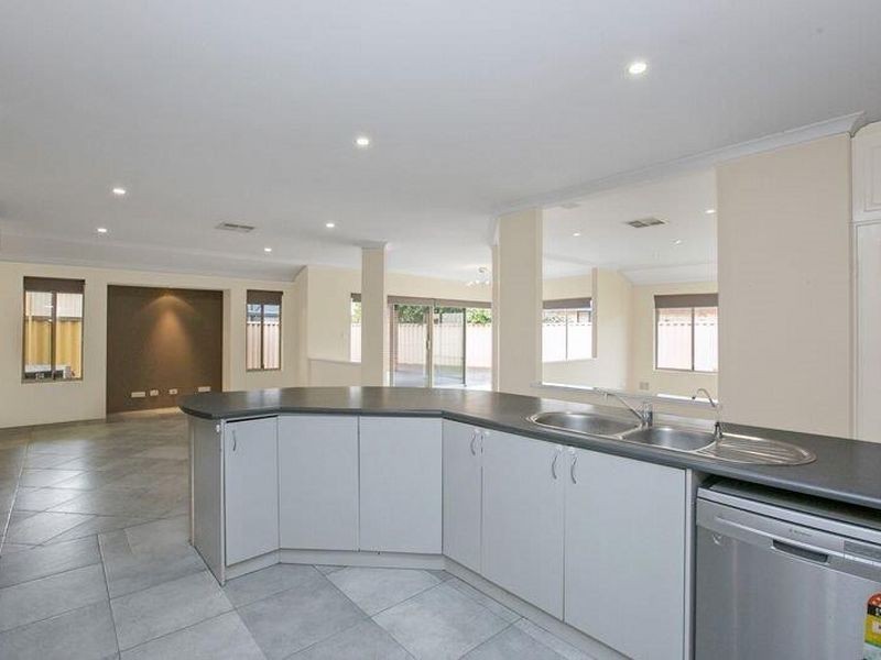 5 Concord Terrace, Atwell WA 6164