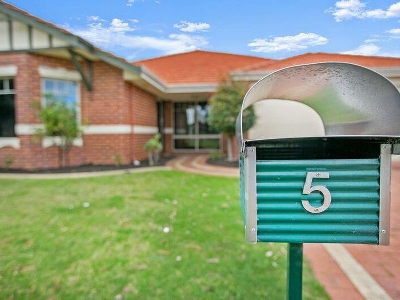 5 Concord Terrace, Atwell WA 6164
