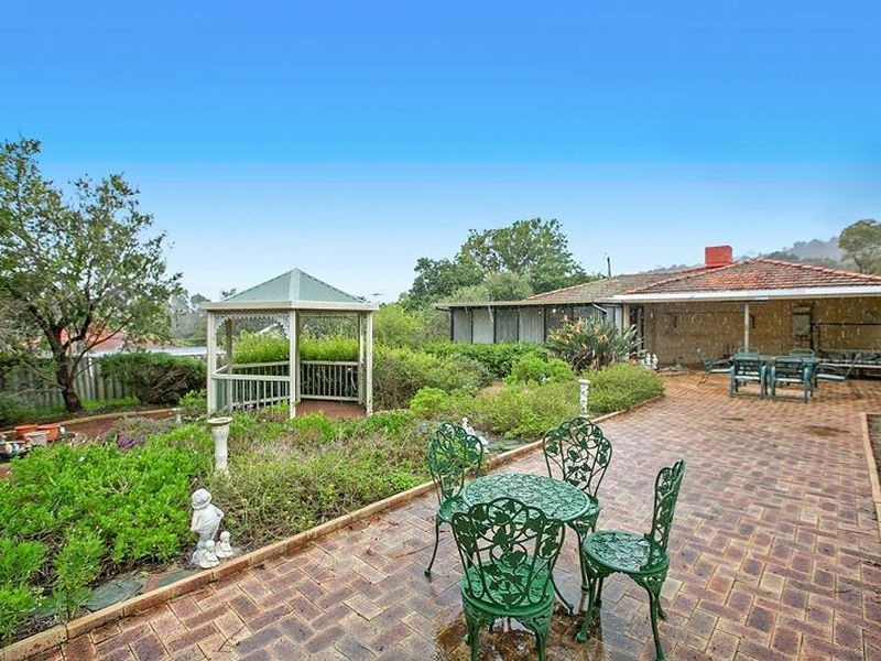 5 Whittington Street, Mount Nasura WA 6112