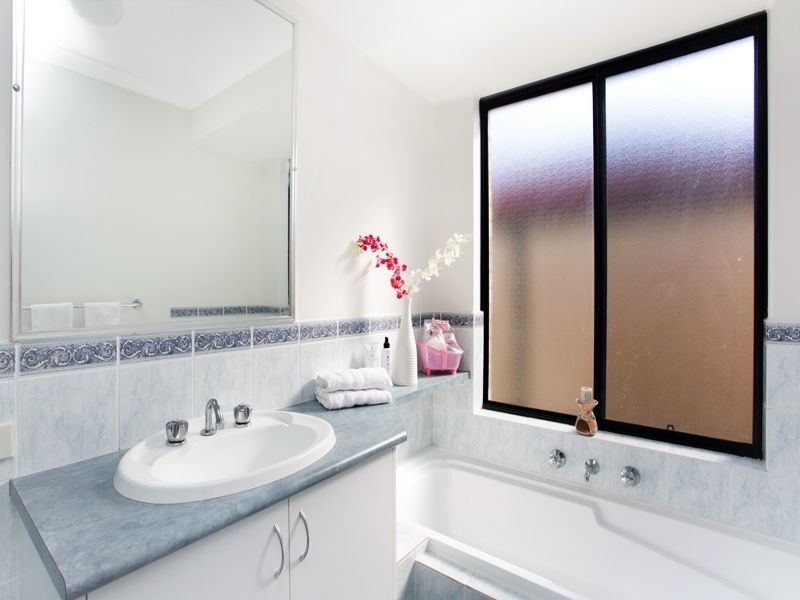 13 Reeves Entrance, Success WA 6164