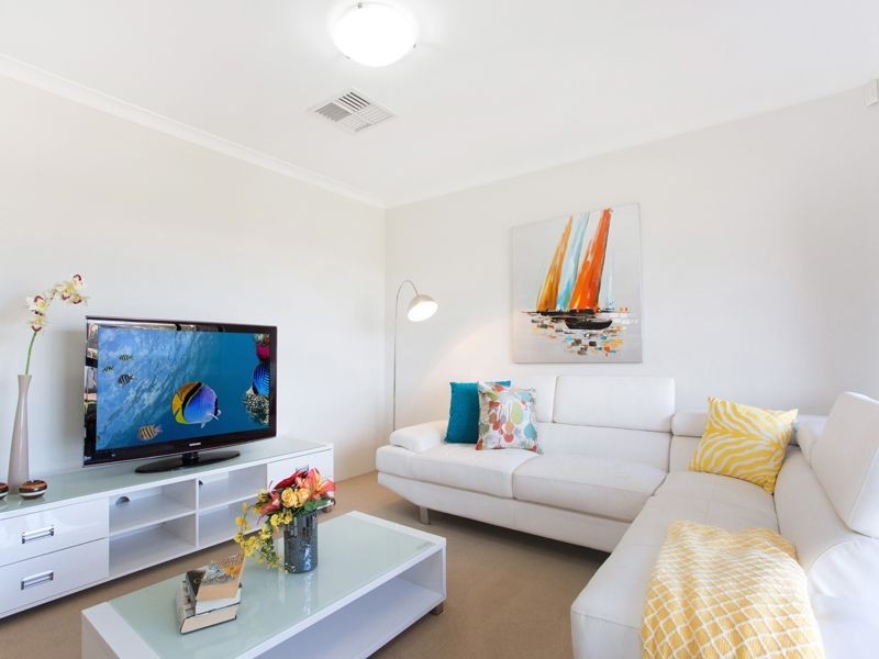 13 Reeves Entrance, Success WA 6164