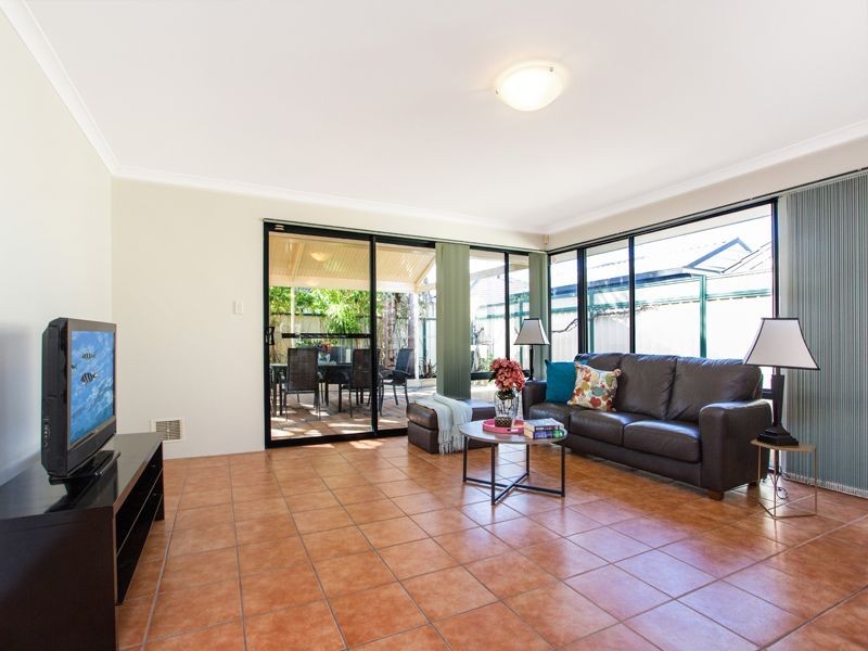 13 Reeves Entrance, Success WA 6164