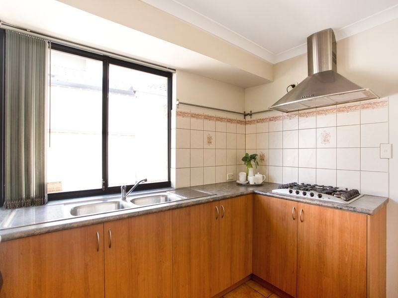 13 Reeves Entrance, Success WA 6164