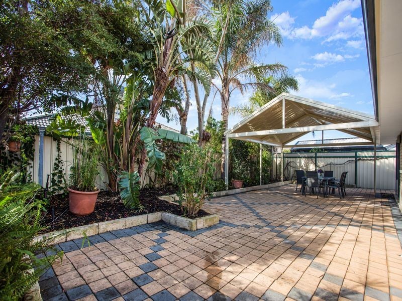 13 Reeves Entrance, Success WA 6164