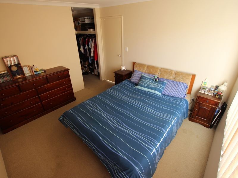 1 Glasgow Way, Seville Grove WA 6112