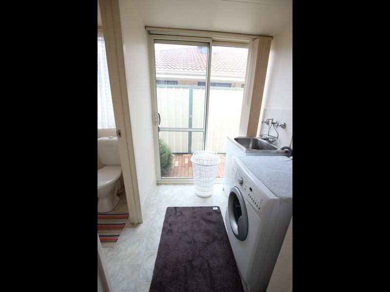 1 Glasgow Way, Seville Grove WA 6112