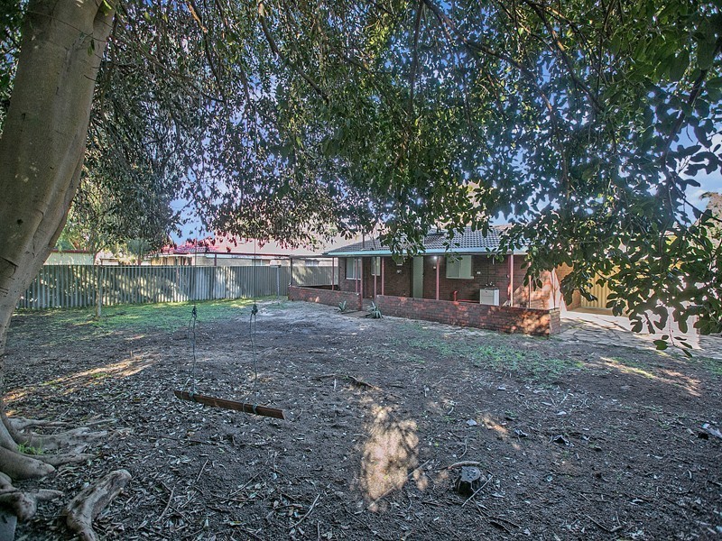6 Redross Court, Armadale WA 6112