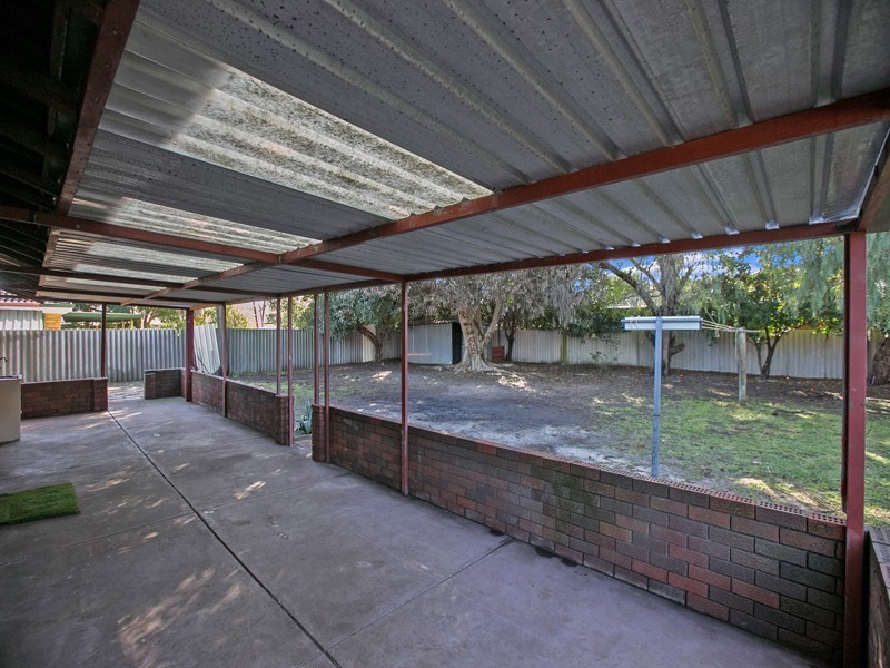 6 Redross Court, Armadale WA 6112