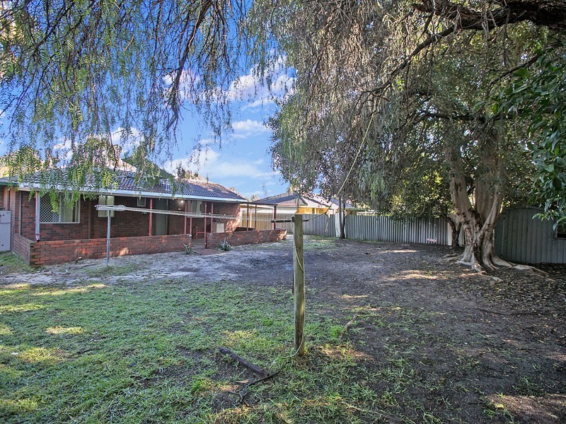 6 Redross Court, Armadale WA 6112