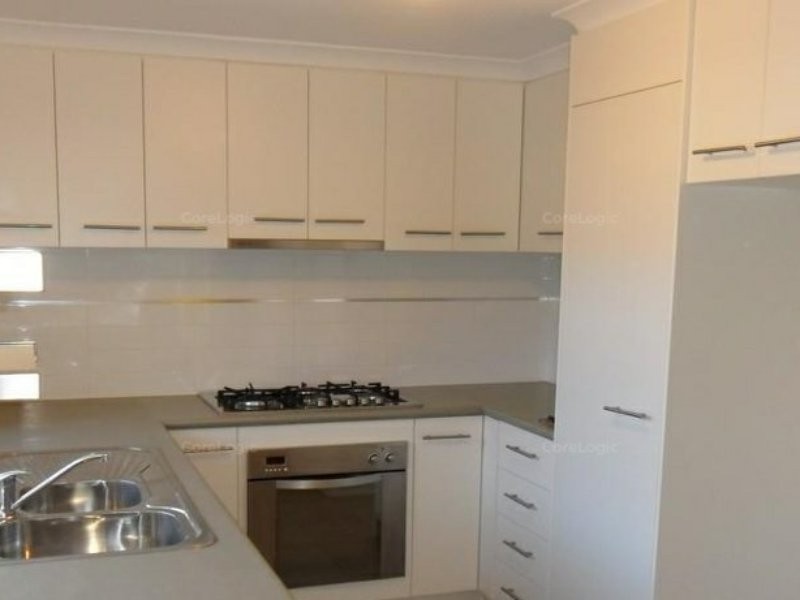 2/5 Cabra Avenue, Seville Grove WA 6112