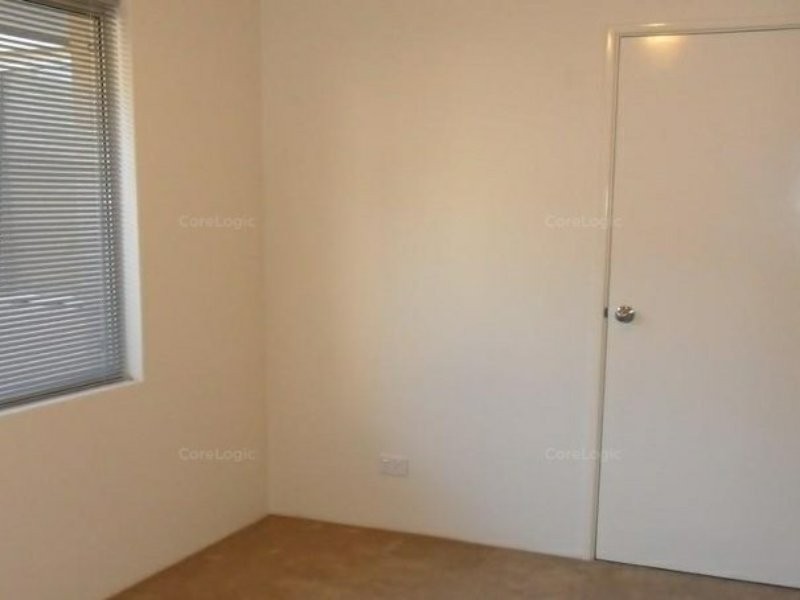 2/5 Cabra Avenue, Seville Grove WA 6112