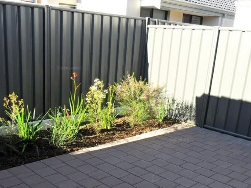 2/5 Cabra Avenue, Seville Grove WA 6112