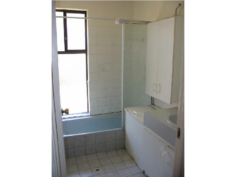 112 Strawberry Drive, Seville Grove WA 6112