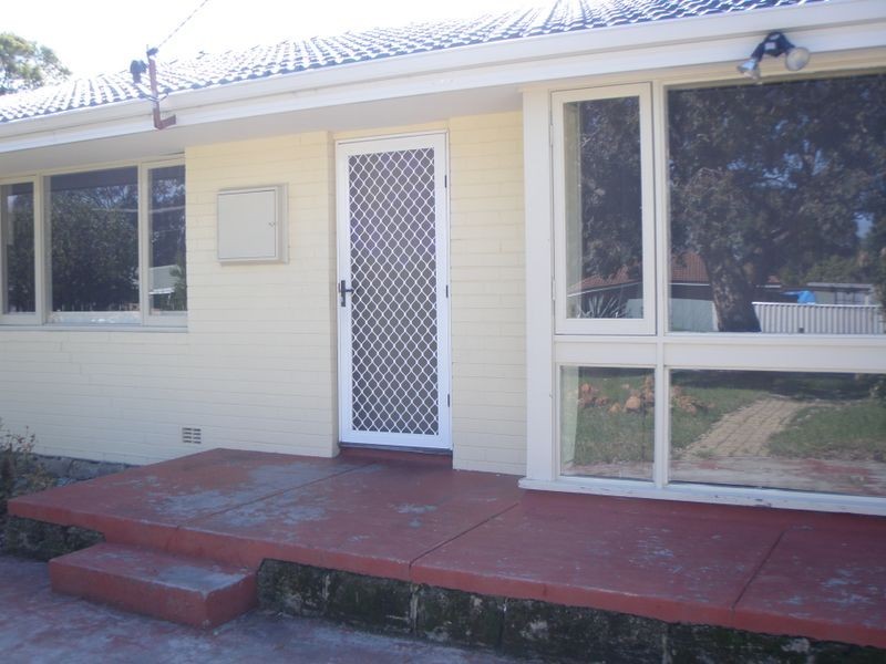157 Third Avenue, Kelmscott WA 6111