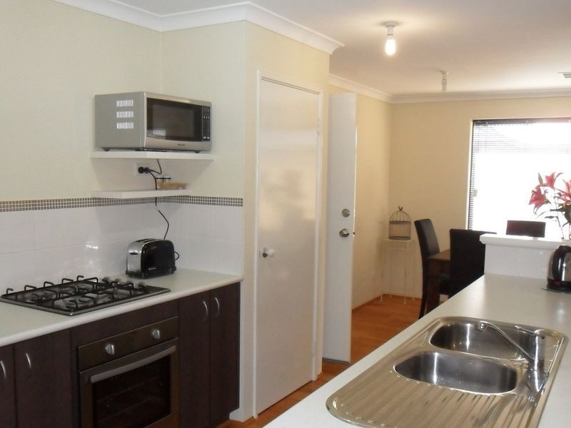 6 Versailles Parkway, Aubin Grove WA 6164