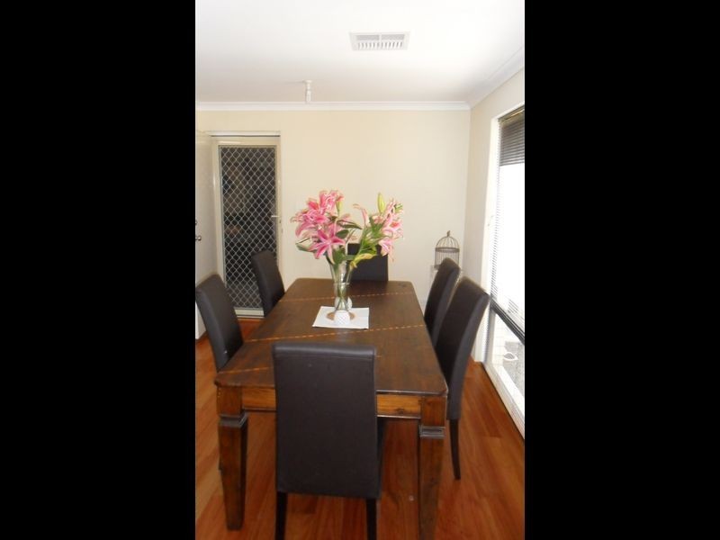 6 Versailles Parkway, Aubin Grove WA 6164