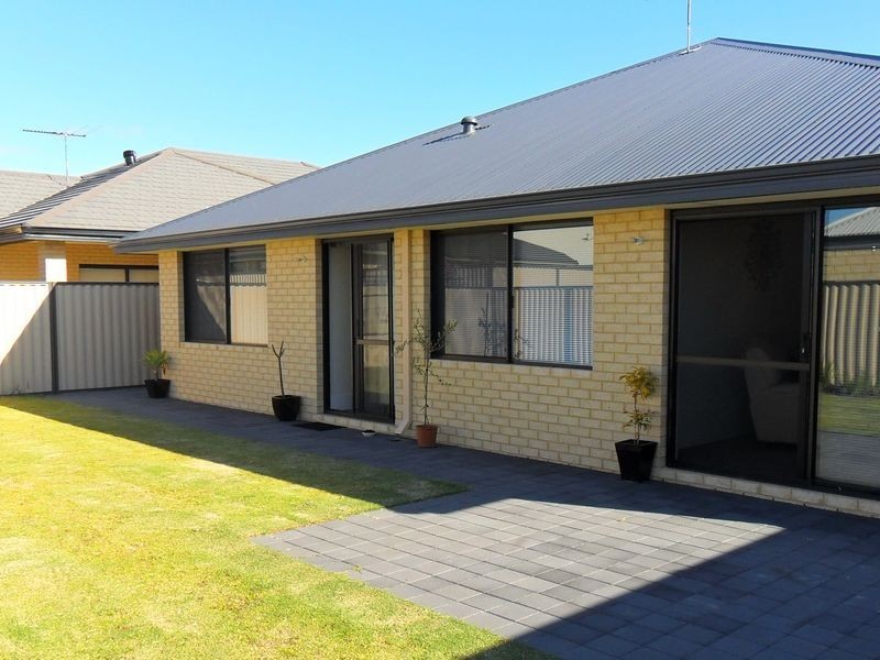 6 Versailles Parkway, Aubin Grove WA 6164