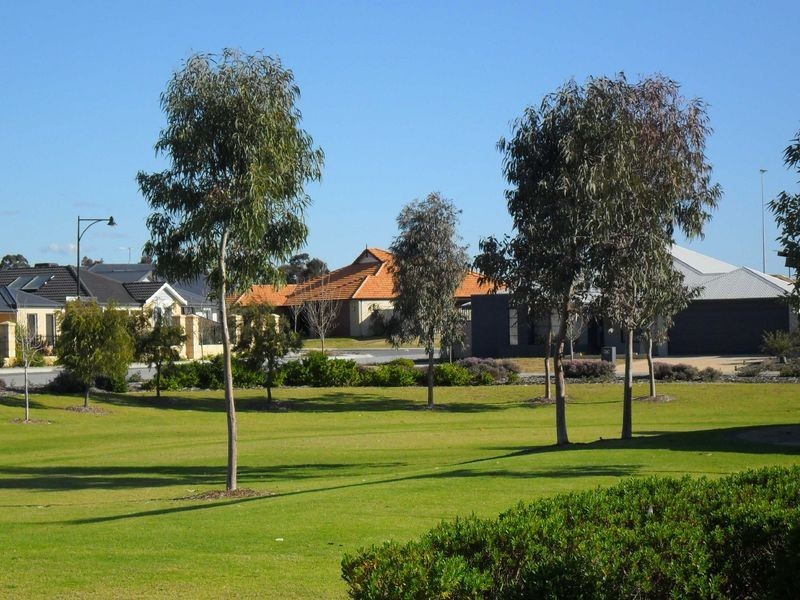 6 Versailles Parkway, Aubin Grove WA 6164