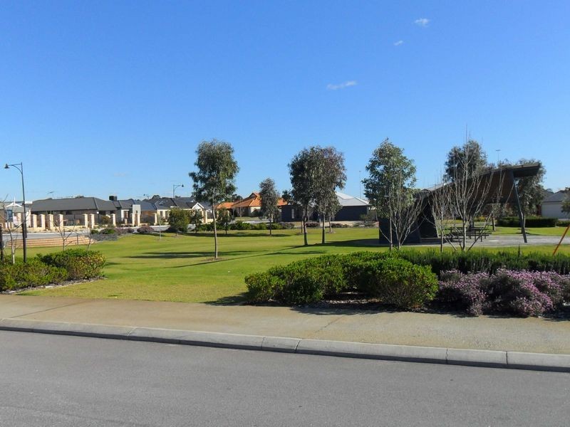 6 Versailles Parkway, Aubin Grove WA 6164