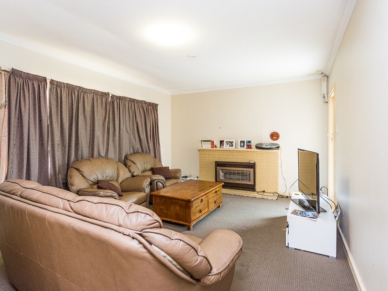 12 Badbury Road, Armadale WA 6112