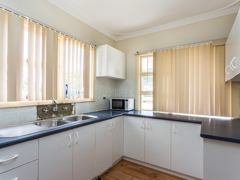 12 Badbury Road, Armadale WA 6112