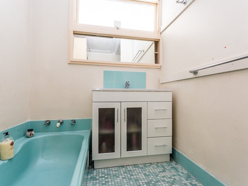 12 Badbury Road, Armadale WA 6112