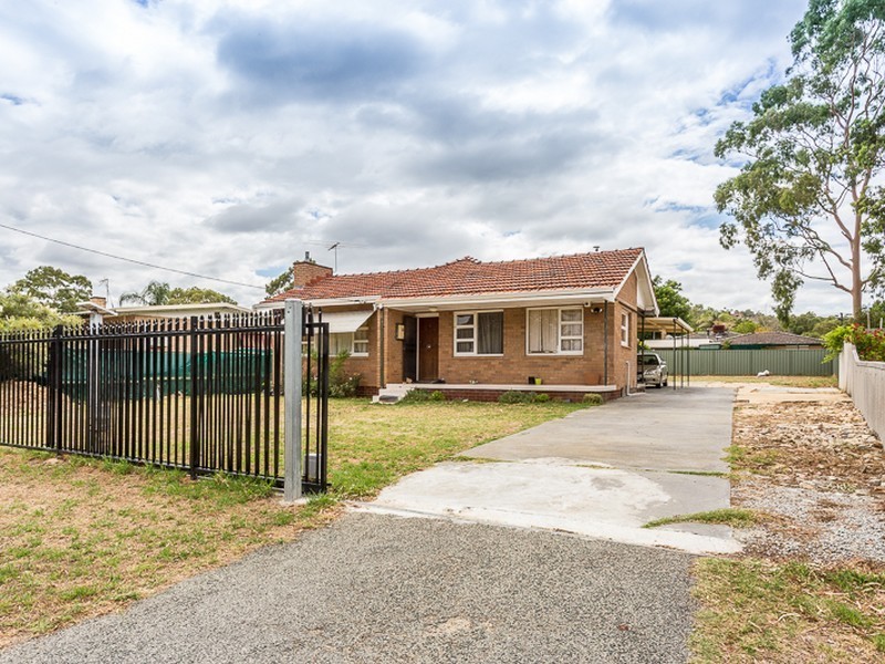 12 Badbury Road, Armadale WA 6112