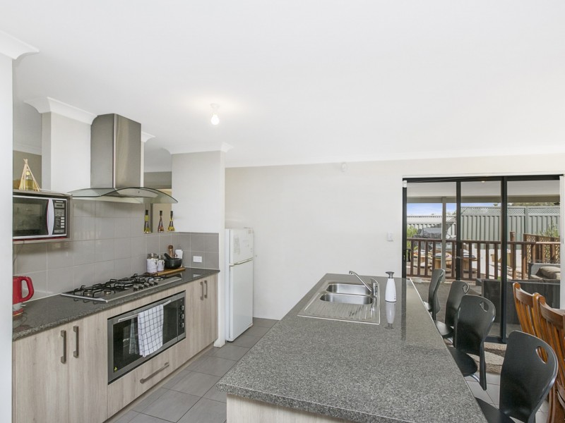 13 Ameer Way, Beeliar WA 6164