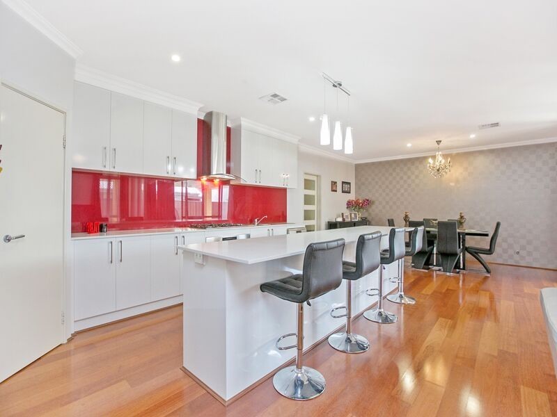 20 Beukers Way, Piara Waters WA 6112