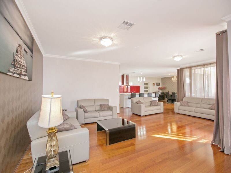 20 Beukers Way, Piara Waters WA 6112