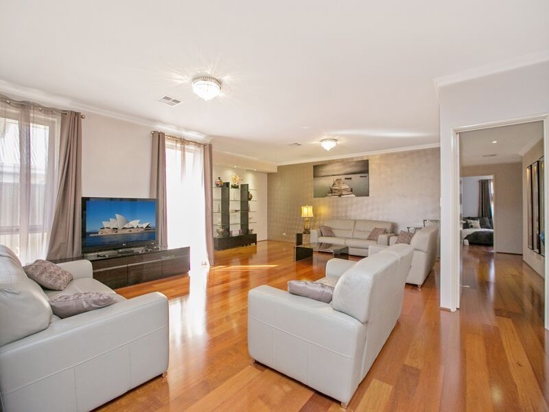 20 Beukers Way, Piara Waters WA 6112