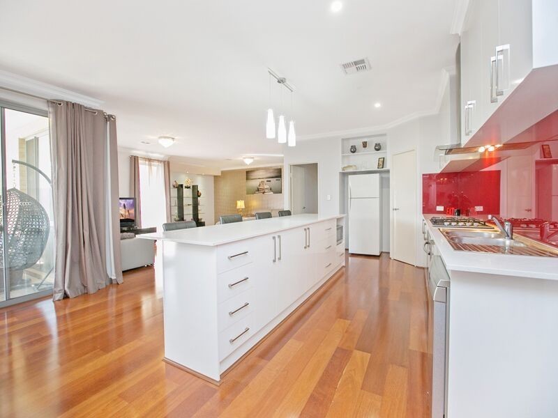 20 Beukers Way, Piara Waters WA 6112