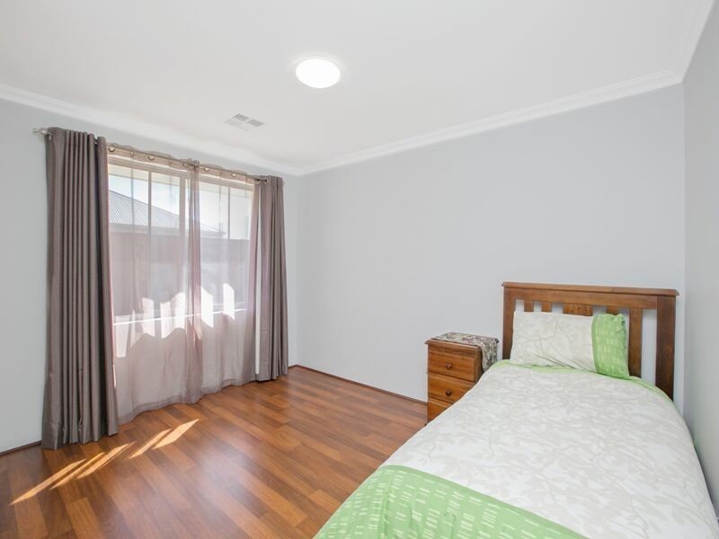 20 Beukers Way, Piara Waters WA 6112