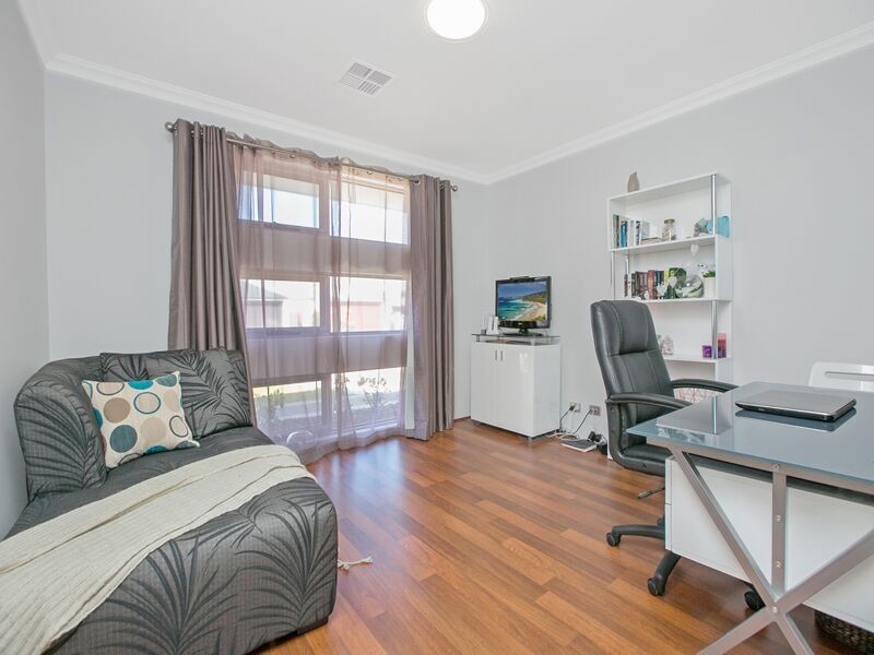 20 Beukers Way, Piara Waters WA 6112