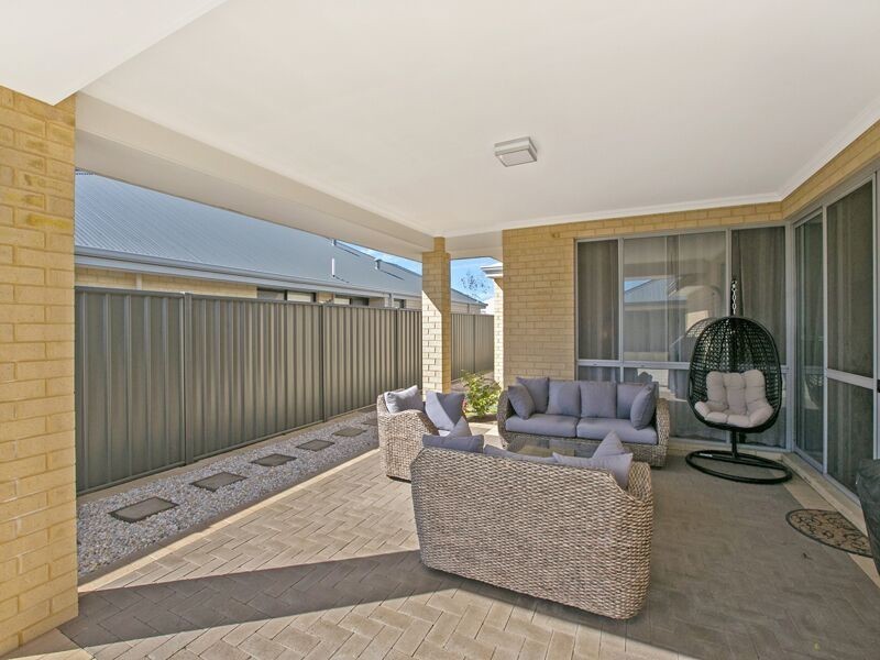 20 Beukers Way, Piara Waters WA 6112