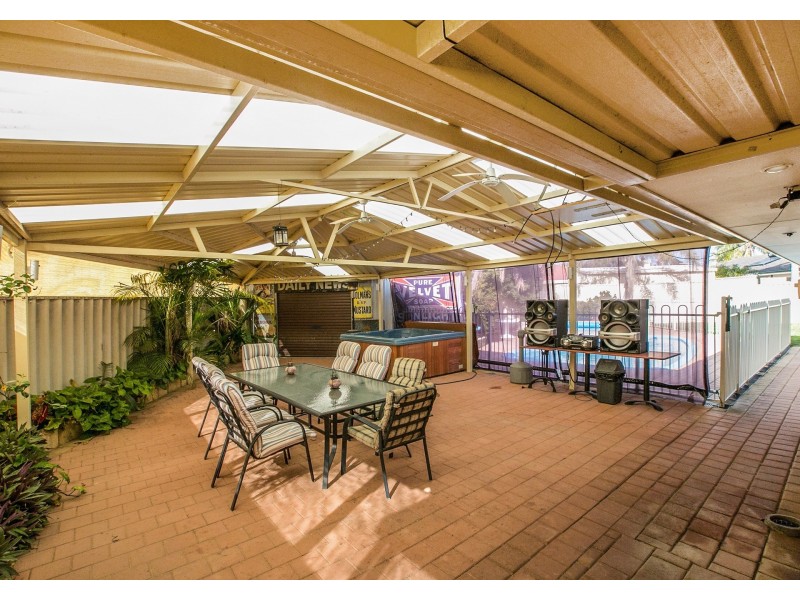 14 Ardmair Close, Seville Grove WA 6112